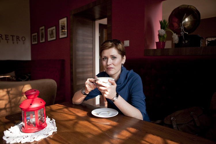 Smili y filiażanką